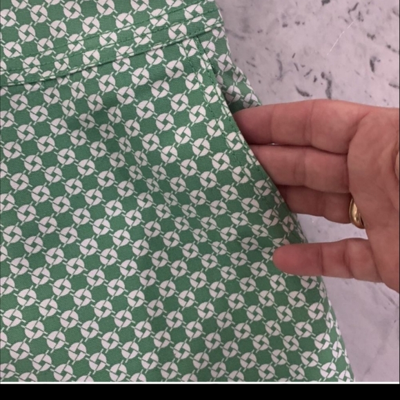 Talbots, size 10 skirt, green geometric, back zip, fully lined, great condition - Picture 6 of 7